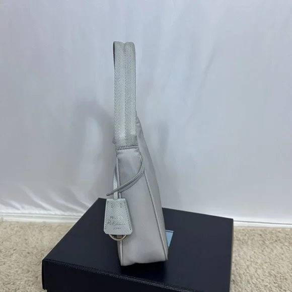 Prada Re-Edition 2000 Re-Nylon Mini Bag Cornflower Silver-tone - Picture 5 of 16